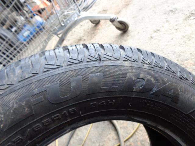 Гуми Зимни 205/65R15, снимка 6 - Гуми и джанти - 17879777