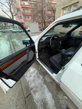 Mercedes-Benz 124, снимка 8