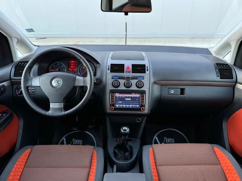 VW Touran * КАПАРИРАН* , снимка 11 - Автомобили и джипове - 47238581