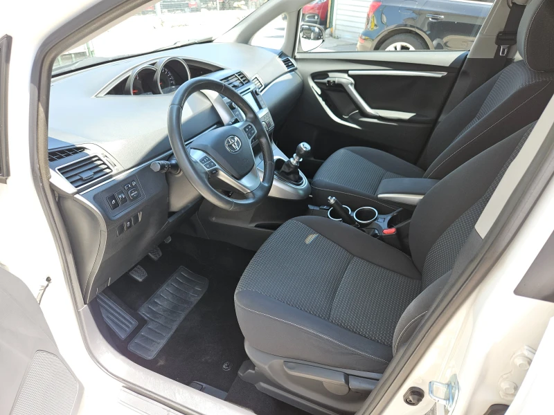 Toyota Verso 1.6D/BLACK FRIDAY/КАМЕРА/NAVI/БЛУТУТ/EURO 6B/ТОП, снимка 9 - Автомобили и джипове - 50644303