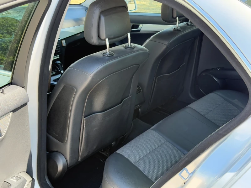 Mercedes-Benz C 220 /FACELIFT, снимка 8 - Автомобили и джипове - 51522726