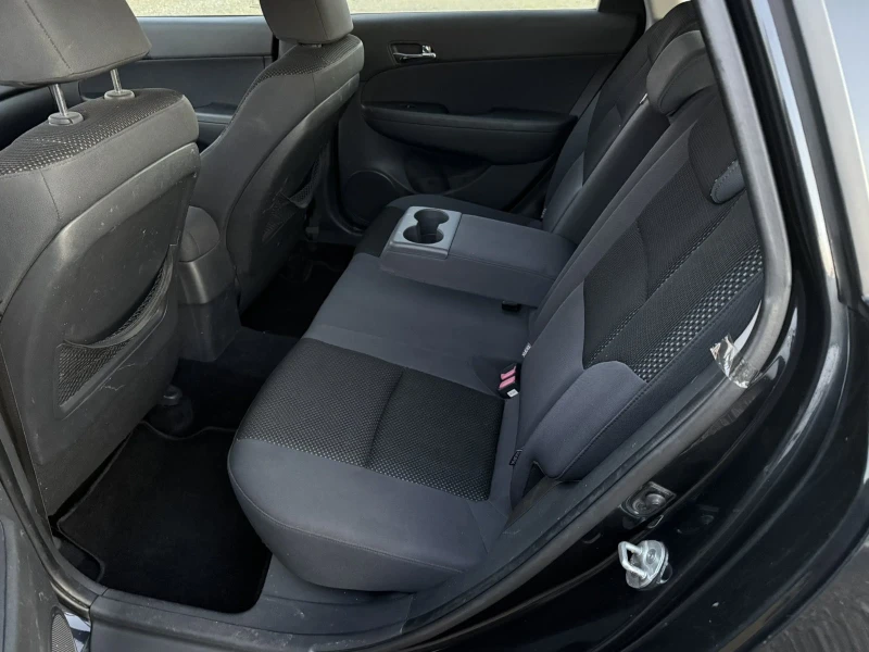 Hyundai I30 1, 4i GPL, снимка 11 - Автомобили и джипове - 52830165