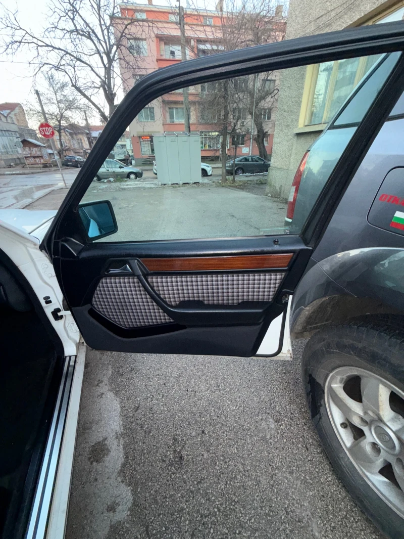 Mercedes-Benz 124, снимка 13 - Автомобили и джипове - 52955157