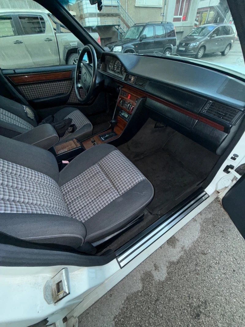 Mercedes-Benz 124, снимка 14 - Автомобили и джипове - 52955157