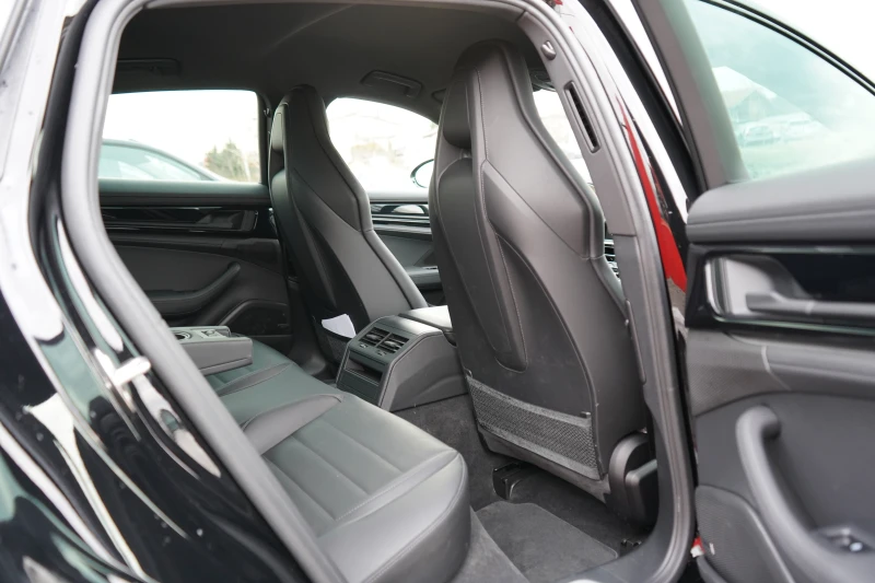 Porsche Panamera 4* 3.0V6* BOSE* HEAD UP* ГАРАНЦИЯ* 360CAM* , снимка 16 - Автомобили и джипове - 53123363