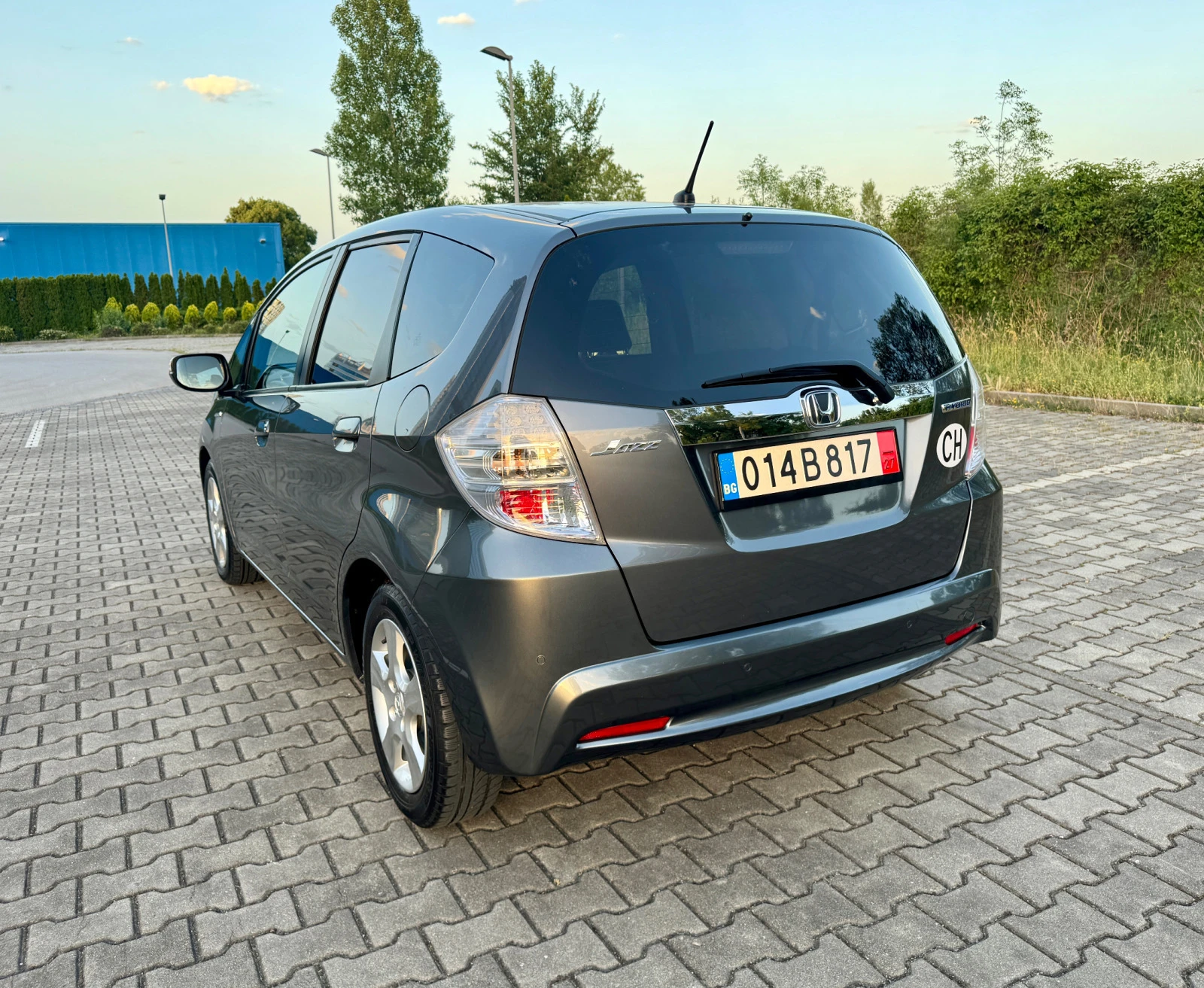 Honda Jazz 1.4i Hybrid  - изображение 2