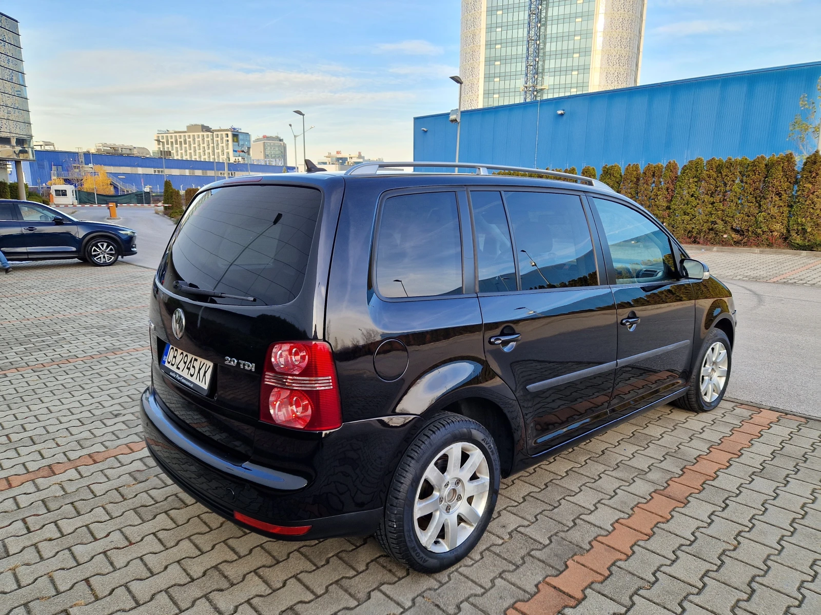 VW Touran 2.0TDI DSG FULL  - изображение 3