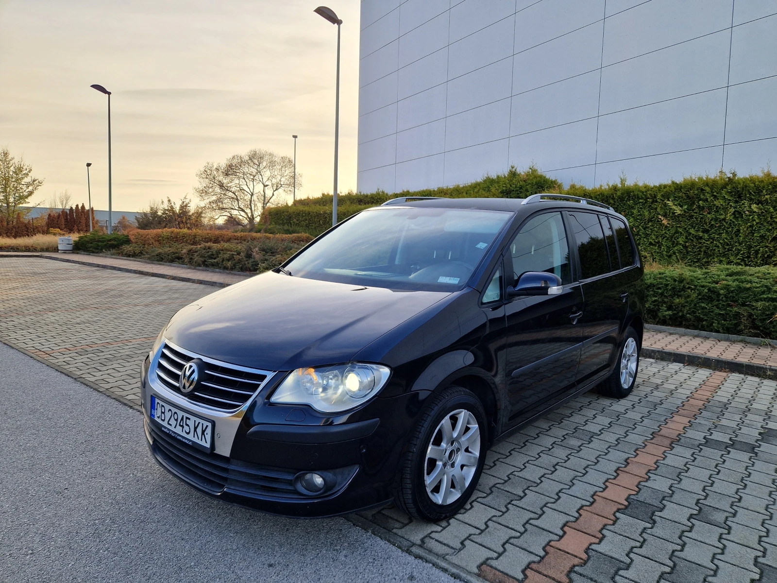 VW Touran 2.0TDI DSG FULL  - [1] 