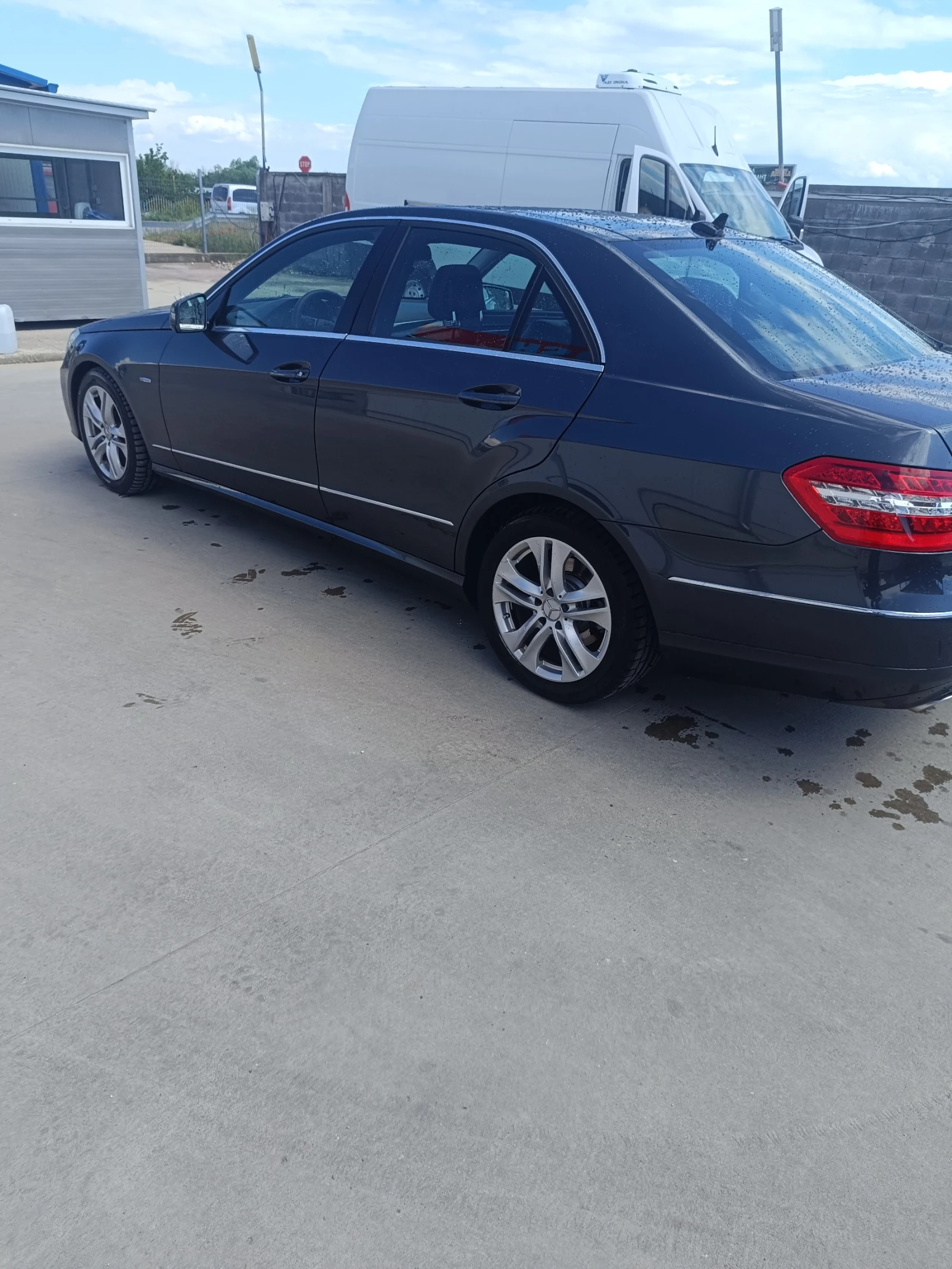 Mercedes-Benz E 350, снимка 13 - Автомобили и джипове - 53751971