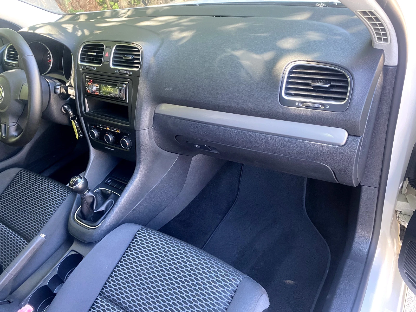 VW Golf TSi Sport Edition - изображение 8