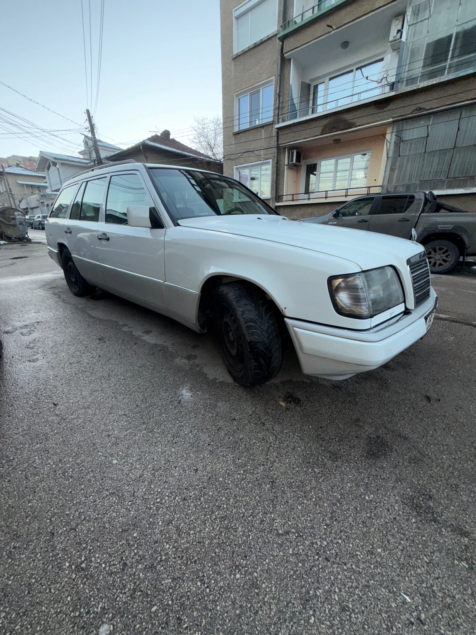 Mercedes-Benz 124  - изображение 7