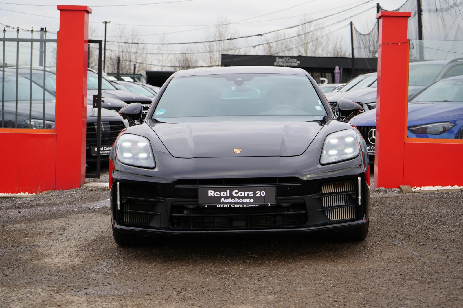 Porsche Panamera 4* 3.0V6* BOSE* HEAD UP* ГАРАНЦИЯ* 360CAM*  - изображение 2
