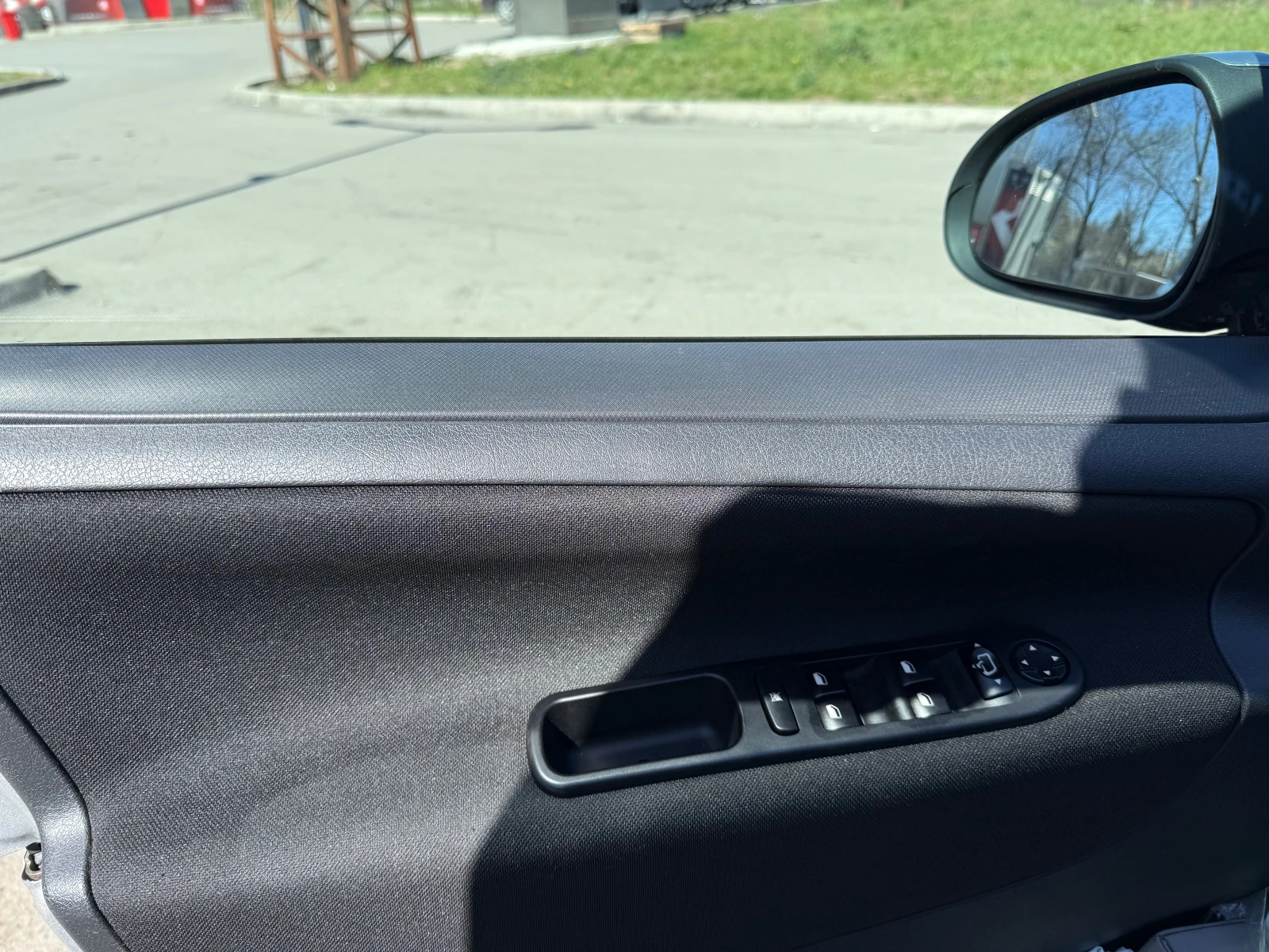 Peugeot 207, снимка 13 - Автомобили и джипове - 54133927