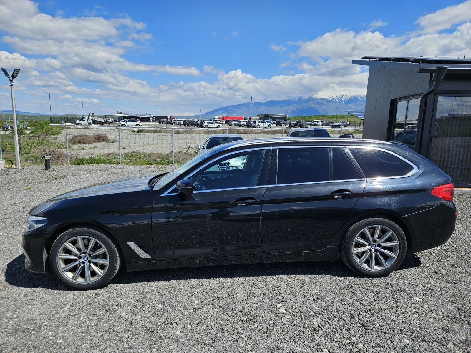 BMW 530 D X DRIVE LUXURY, снимка 2 - Автомобили и джипове - 54293278
