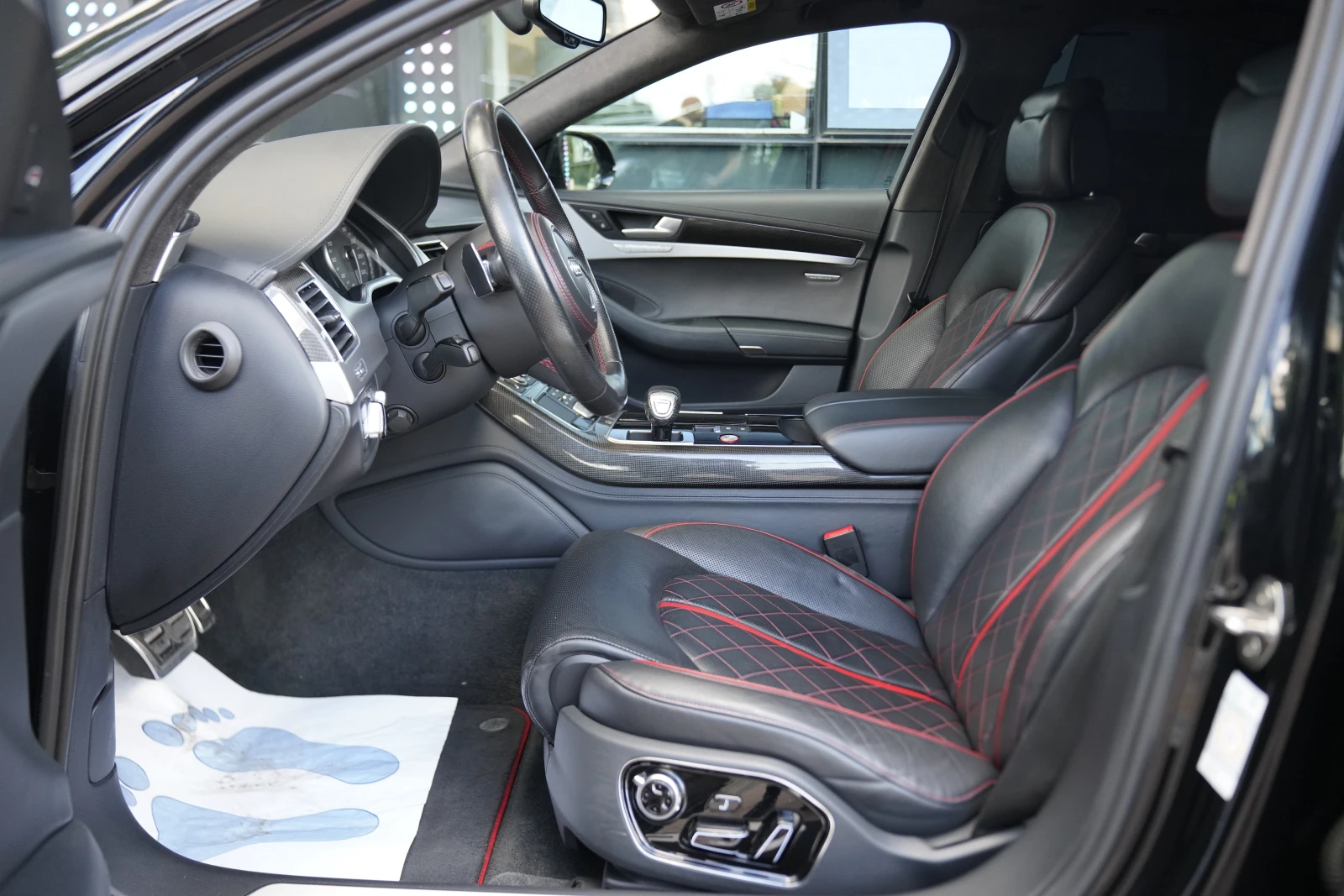 Audi S8 Plus 4.0 TFSI Quattro Exlusive Carbon Package, снимка 9 - Автомобили и джипове - 54696067
