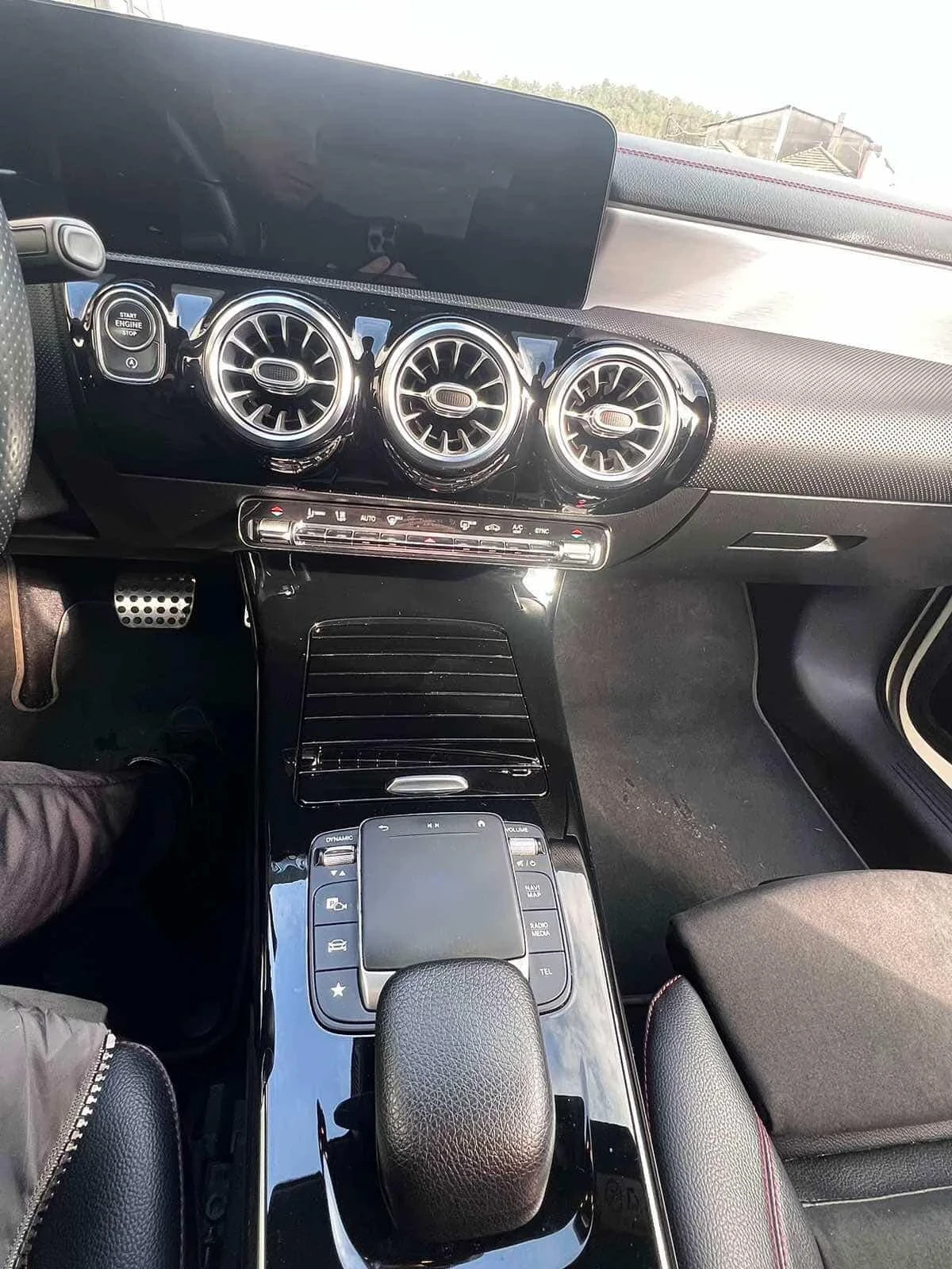 Mercedes-Benz CLA 200, снимка 11 - Автомобили и джипове - 54346725