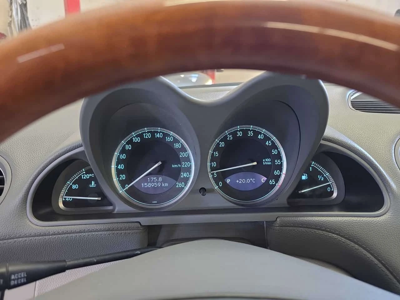 Mercedes-Benz SL 500 * БЕЗ ЗАБЕЛЕЖКИ* ПОДГРЕВ* ОБДУХВАНЕ* , снимка 8 - Автомобили и джипове - 54774990