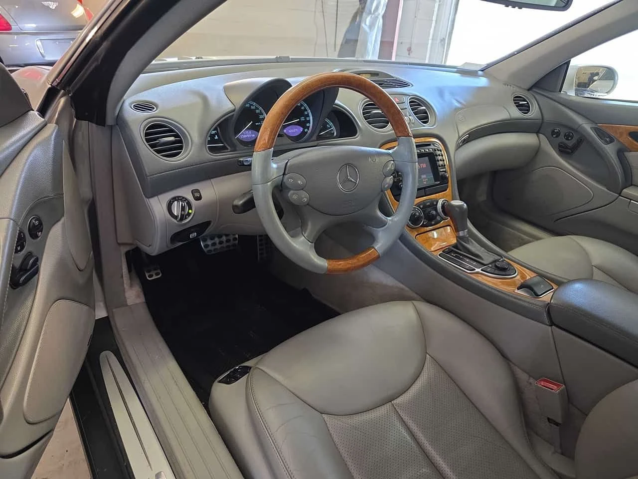 Mercedes-Benz SL 500 * БЕЗ ЗАБЕЛЕЖКИ* ПОДГРЕВ* ОБДУХВАНЕ* , снимка 7 - Автомобили и джипове - 54774990