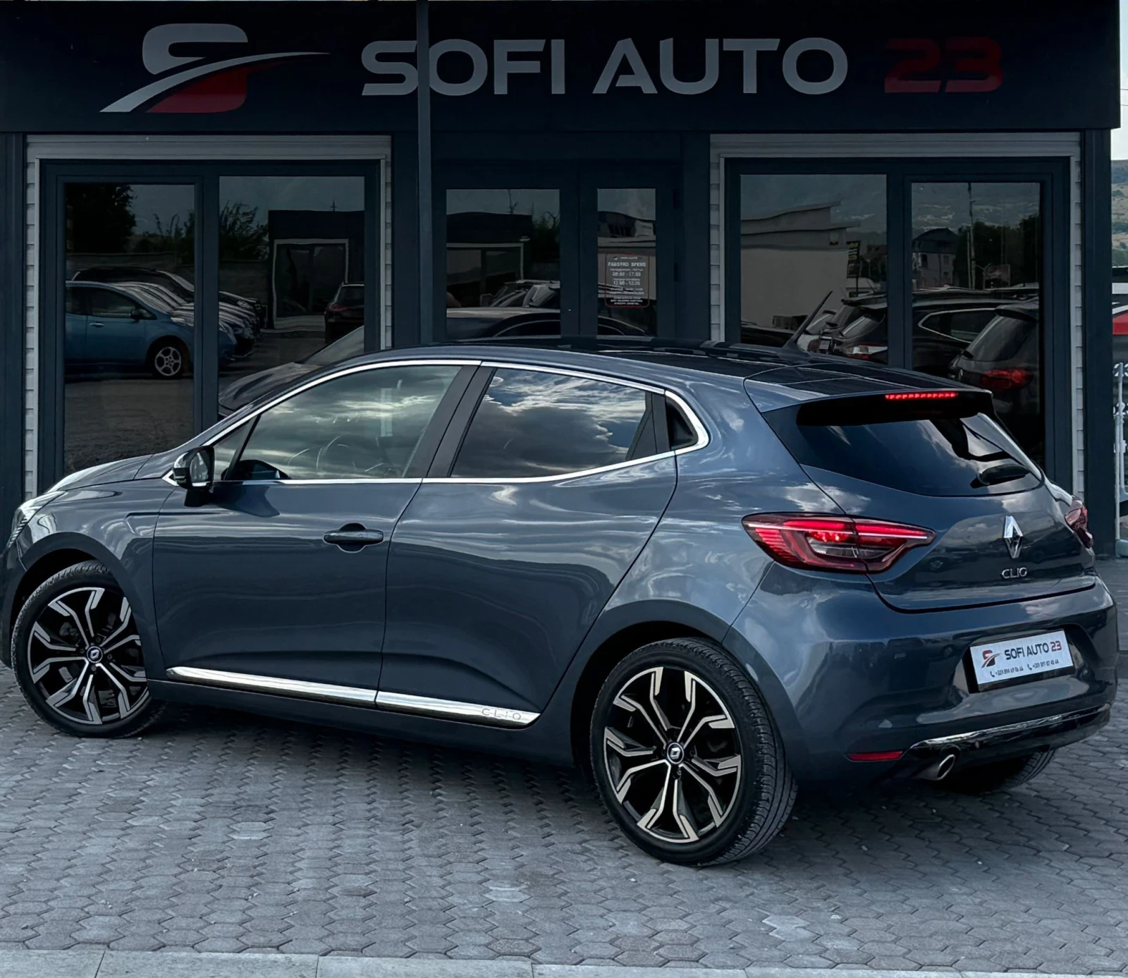 Renault Clio 1.3 AUTOMATIC, снимка 4 - Автомобили и джипове - 55062151