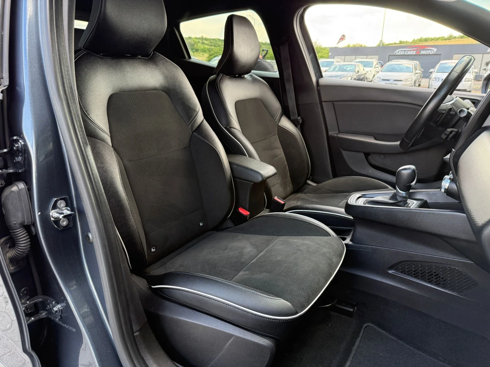 Renault Clio 1.3 AUTOMATIC, снимка 11 - Автомобили и джипове - 55062151
