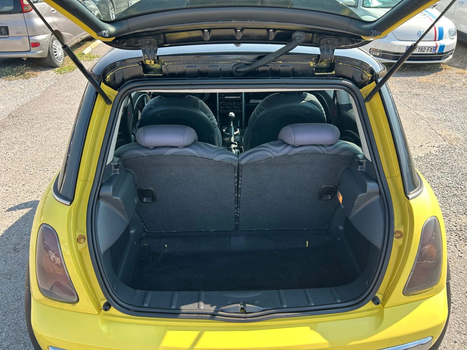 Mini D one 1.4D-4D, снимка 13 - Автомобили и джипове - 55767818