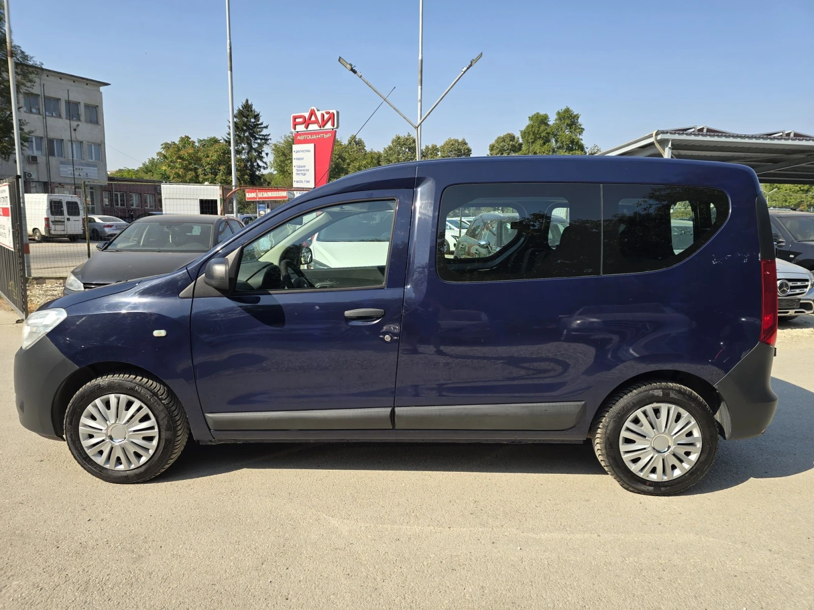 Dacia Dokker 1.5dci 90к.с Топ състояние , снимка 7 - Автомобили и джипове - 56020878