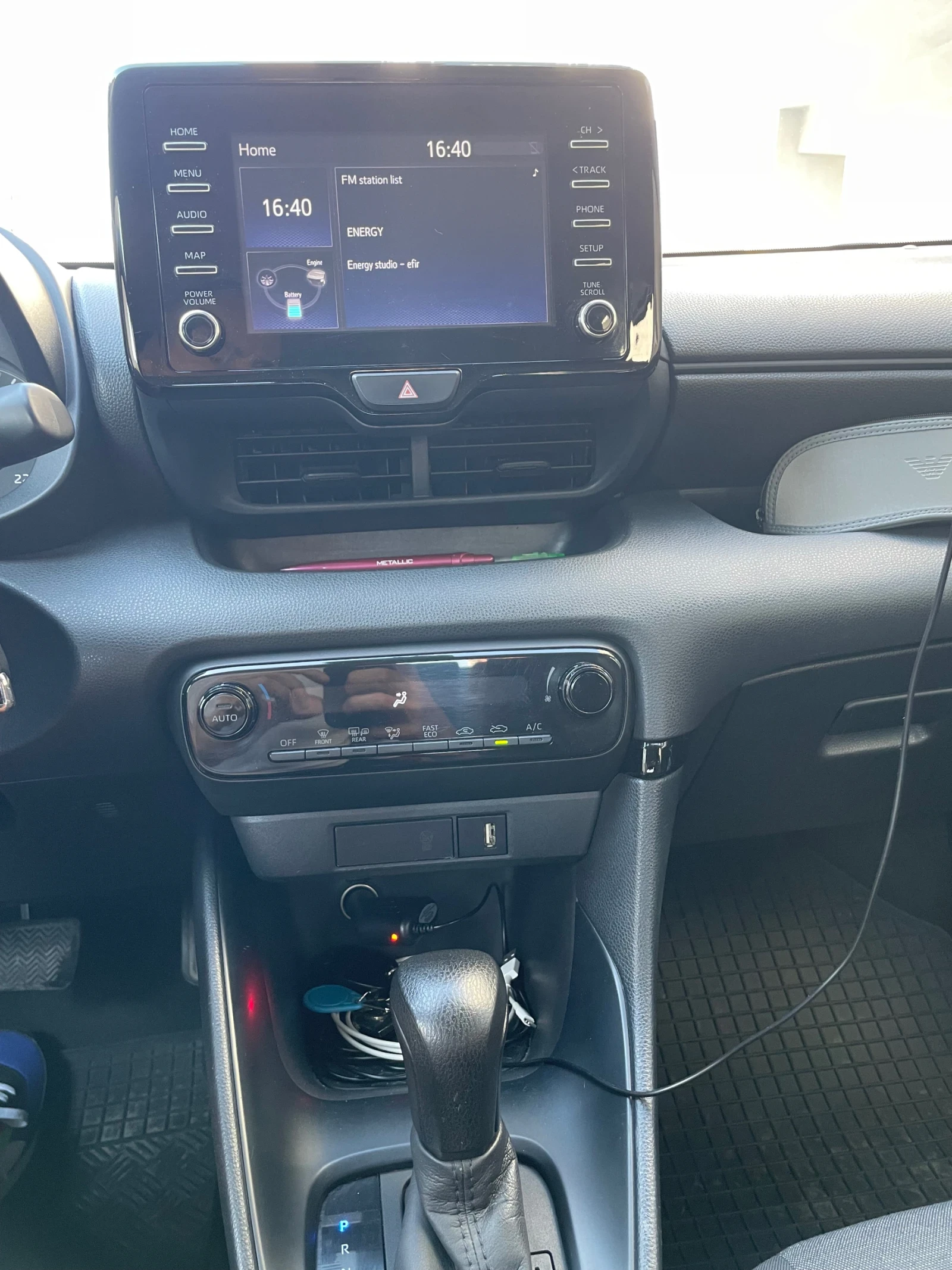 Toyota Yaris, снимка 9 - Автомобили и джипове - 56059963