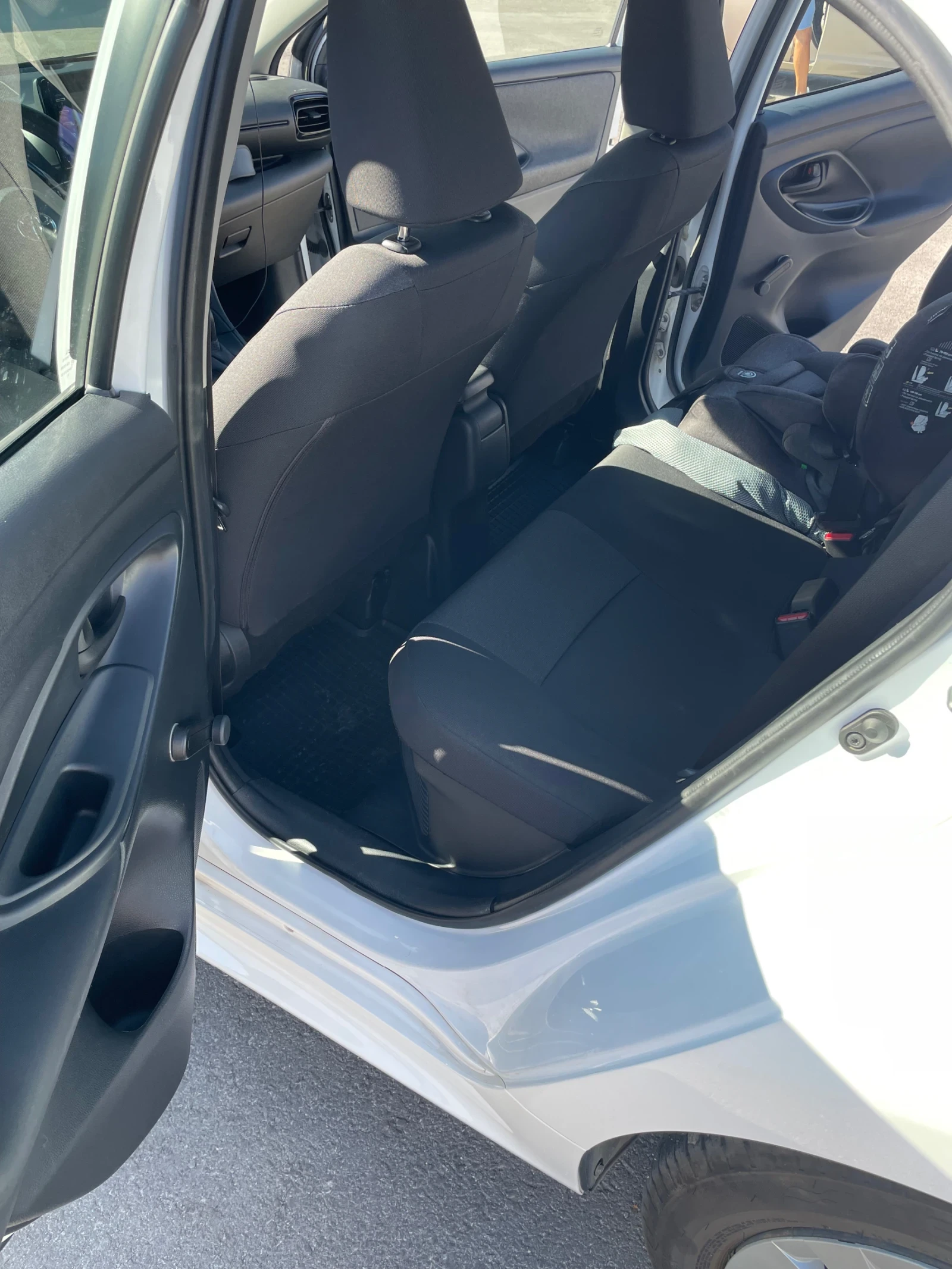 Toyota Yaris, снимка 11 - Автомобили и джипове - 56059963