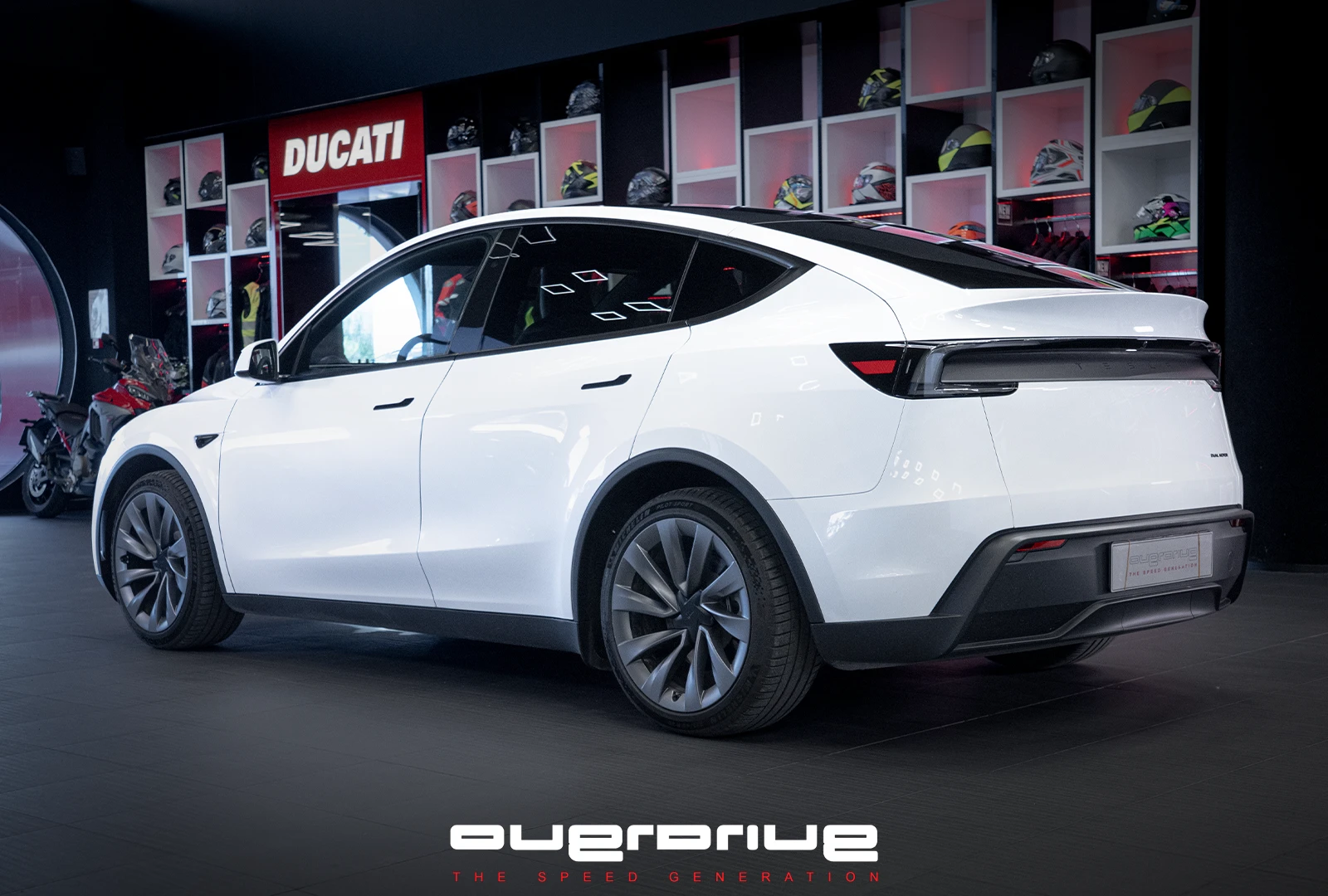 Tesla Model Y �������-Long Range Dual Motor 4�4 6+ 1 ����� | Mobile.bg � ����������� 4