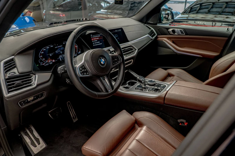 BMW X5 M50i/Harman Kardon/Individual/Вакум/Панорама, снимка 7 - Автомобили и джипове - 51646207