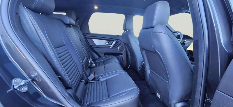 Land Rover Discovery Sport PHEV, снимка 8 - Автомобили и джипове - 52229704