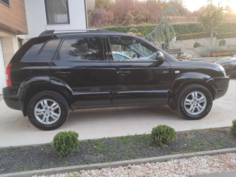 Hyundai Tucson -104000 км., снимка 6 - Автомобили и джипове - 52882143