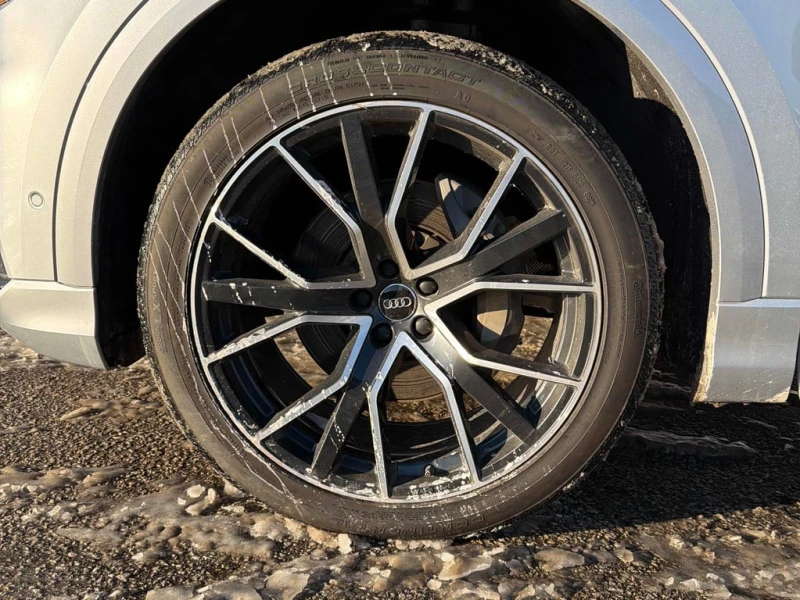 Audi Q8  Progressiv | ОБДУХВАНЕ | ДВА КЛЮЧА | CARFAX, снимка 6 - Автомобили и джипове - 53452806