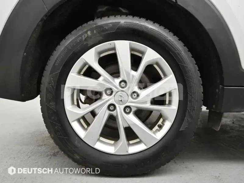 Hyundai Tucson 2.0 CRDI| LANE| ОБДУХ| ВКЛ. ТЕХНОТЕСТ, снимка 12 - Автомобили и джипове - 54401784
