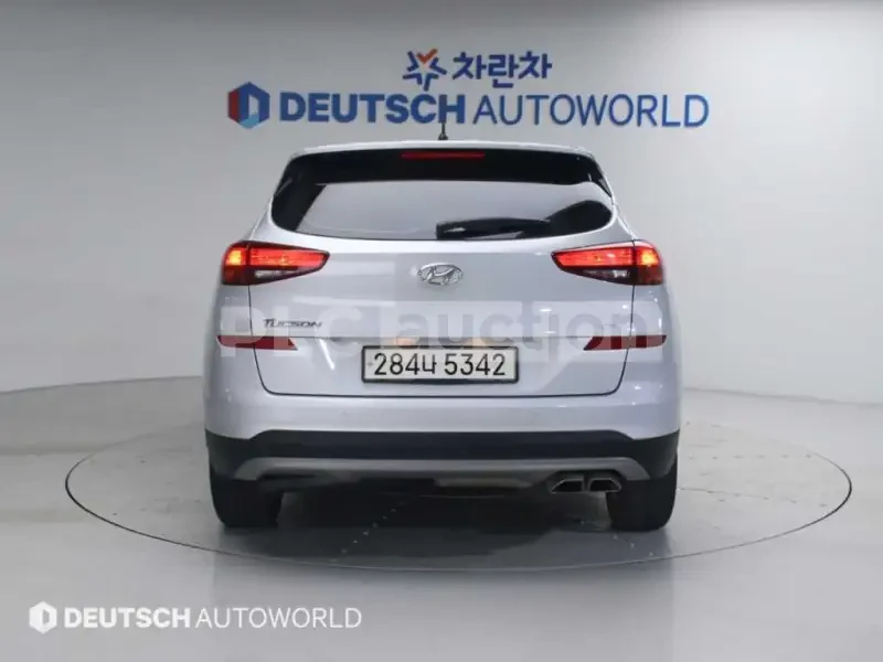 Hyundai Tucson 2.0 CRDI| LANE| ОБДУХ| ВКЛ. ТЕХНОТЕСТ, снимка 5 - Автомобили и джипове - 54401784