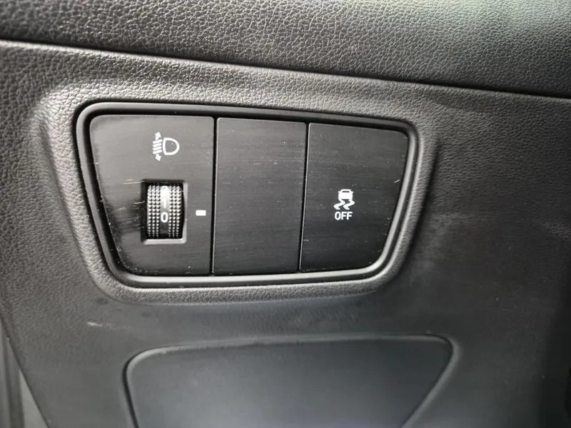Hyundai Tucson Diesel 2.0 2Wd Modern, снимка 16 - Автомобили и джипове - 56130789
