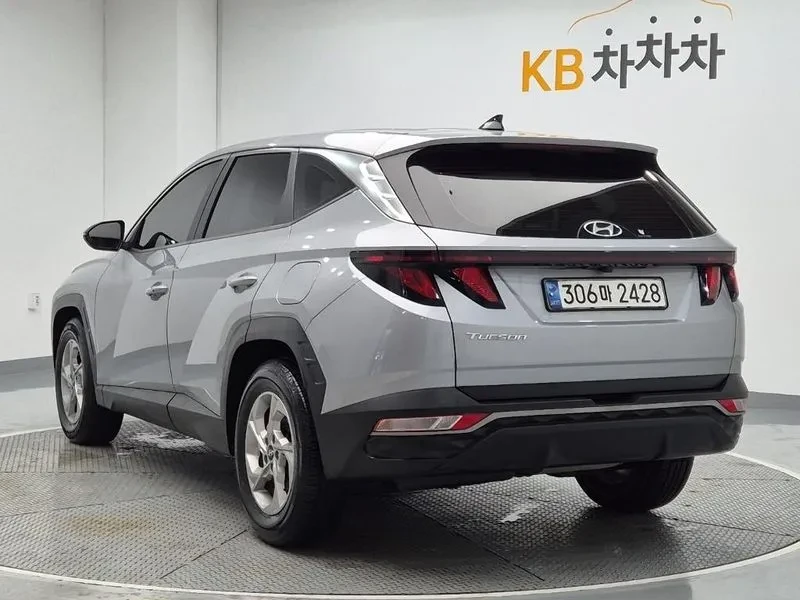 Hyundai Tucson Diesel 2.0 2Wd Modern, снимка 2 - Автомобили и джипове - 56130789