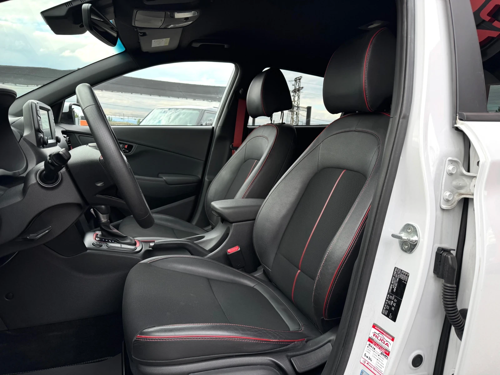 Hyundai Kona 1.6D-4X4-AUT-LED-CAMERA-АСИСТЕНТИ-ТОП - изображение 9