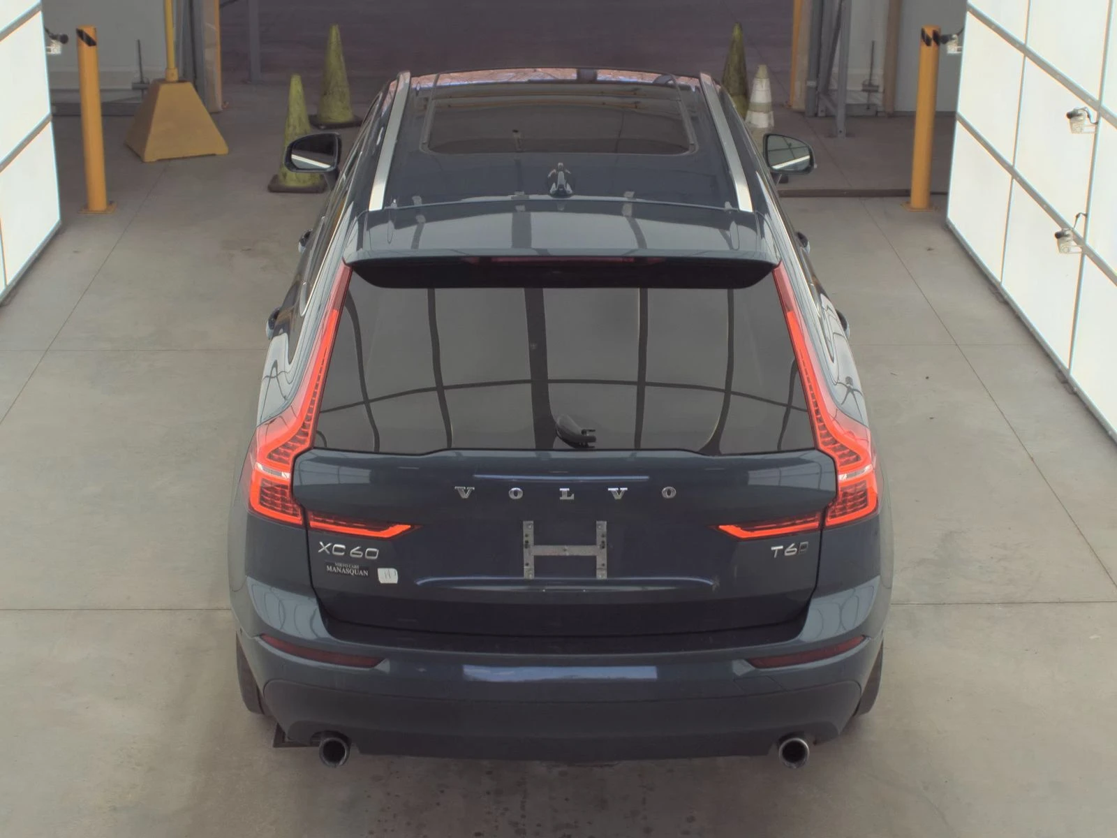 Volvo XC60 T6 Momentum, снимка 5 - Автомобили и джипове - 54019528