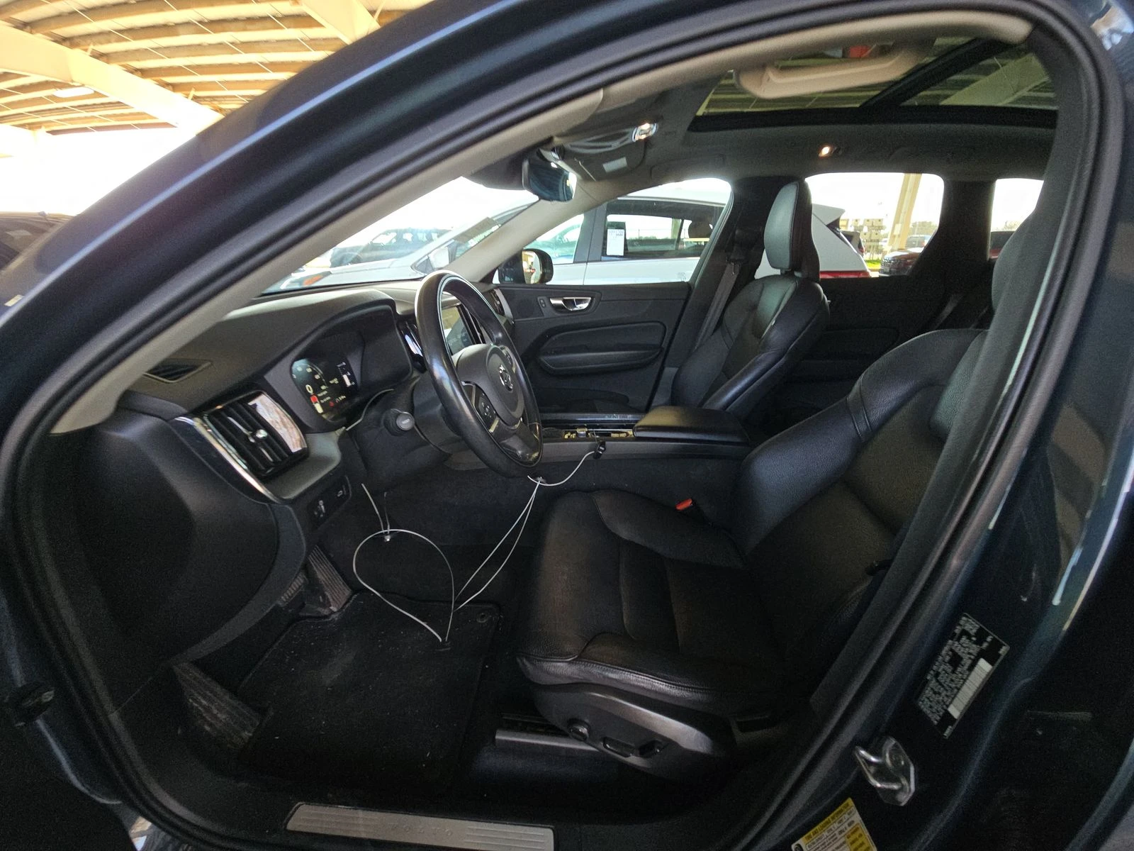 Volvo XC60 T6 Momentum, снимка 10 - Автомобили и джипове - 54019528