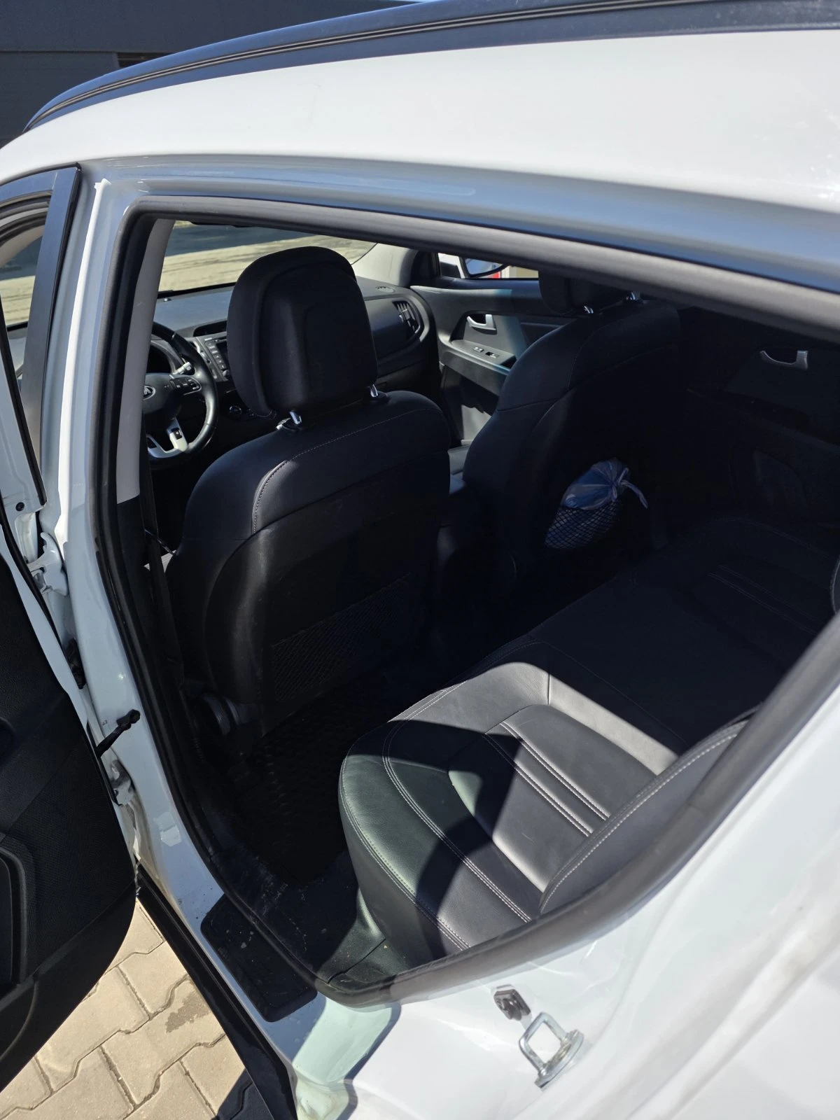 Kia Sportage 2.0 CRDI 4x4, снимка 15 - Автомобили и джипове - 54373673