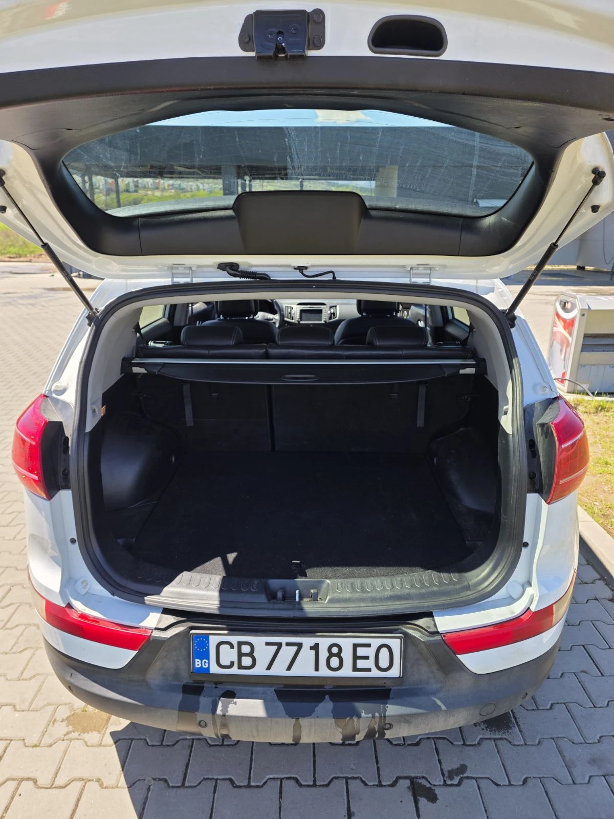 Kia Sportage 2.0 CRDI 4x4, снимка 14 - Автомобили и джипове - 54373673
