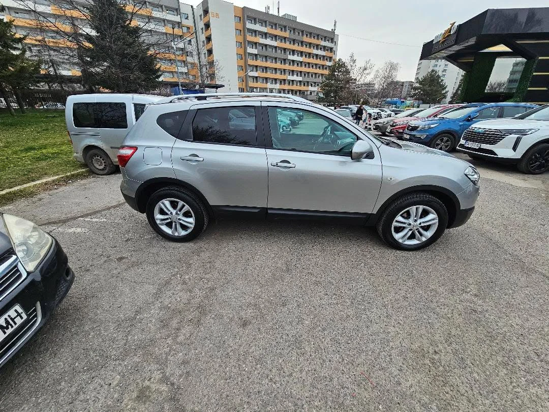 Nissan Qashqai, снимка 3 - Автомобили и джипове - 54361011