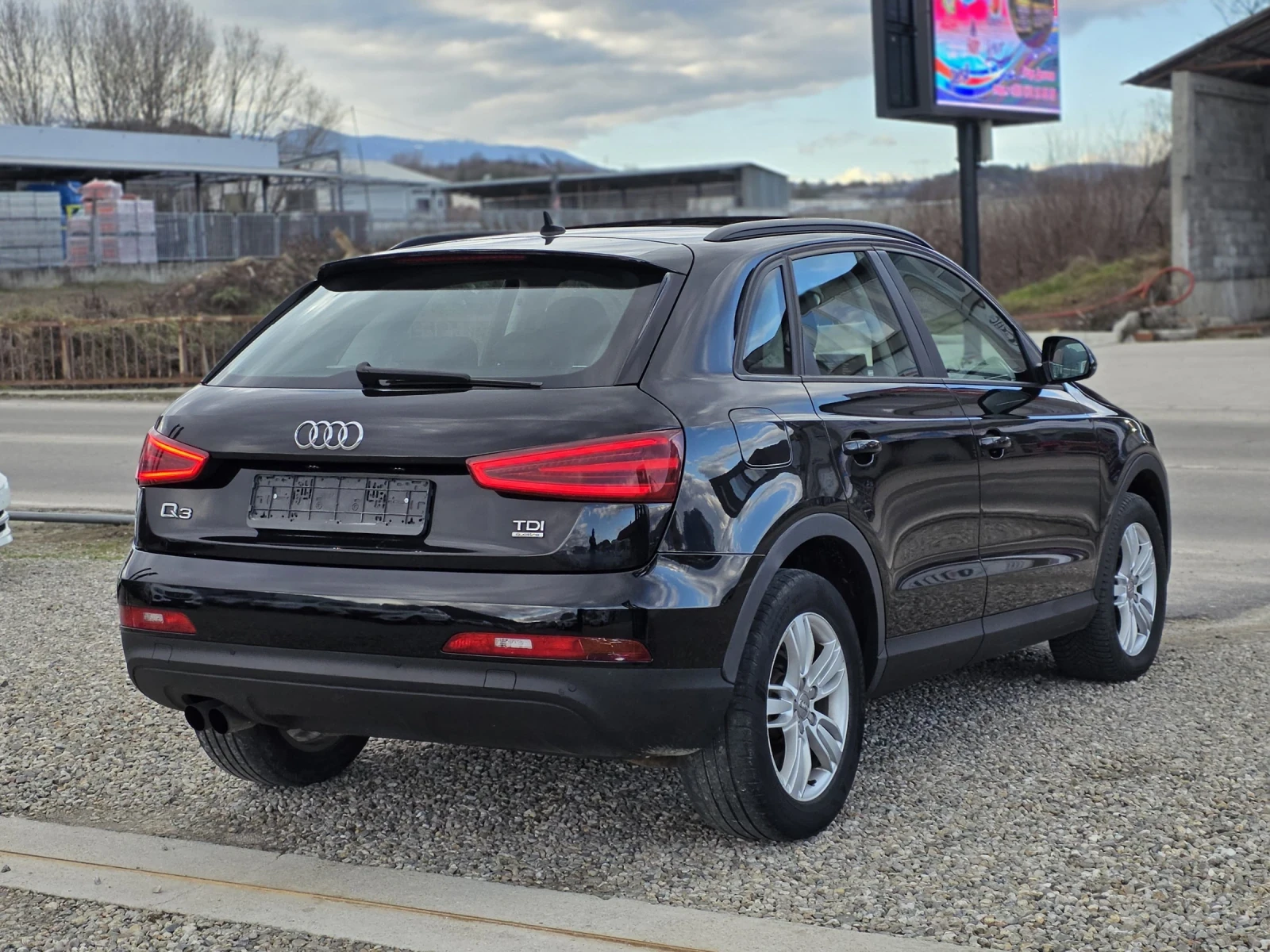 Audi Q3 2.0TDI  Quattro.Много хубава!!!Собствен лизинг!!!, снимка 4 - Автомобили и джипове - 54410001