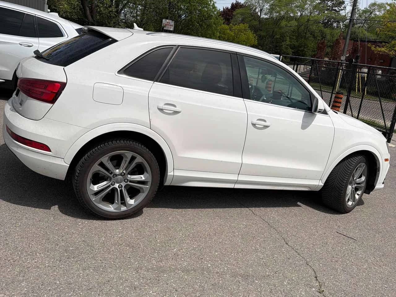 Audi Q3 * Progressiv * CARFAX * 2 КЛЮЧА * ПАНО * + ГУМИ, снимка 3 - Автомобили и джипове - 54736154