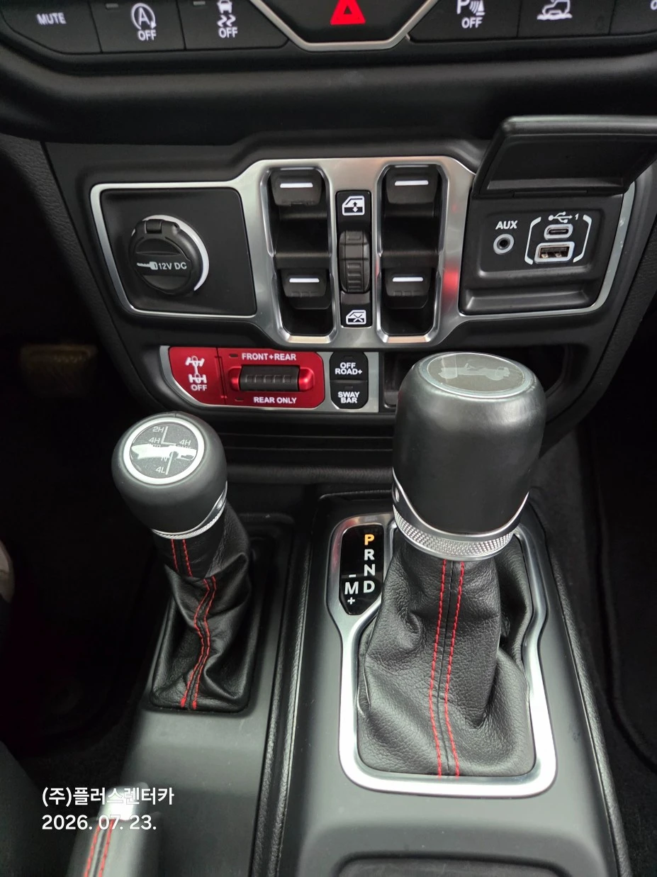 Jeep Wrangler 2.0* BLIND SPOT* ПОДГРЕВ ВОЛАН* КРАЙНА ЦЕНА, снимка 9 - Автомобили и джипове - 55336535