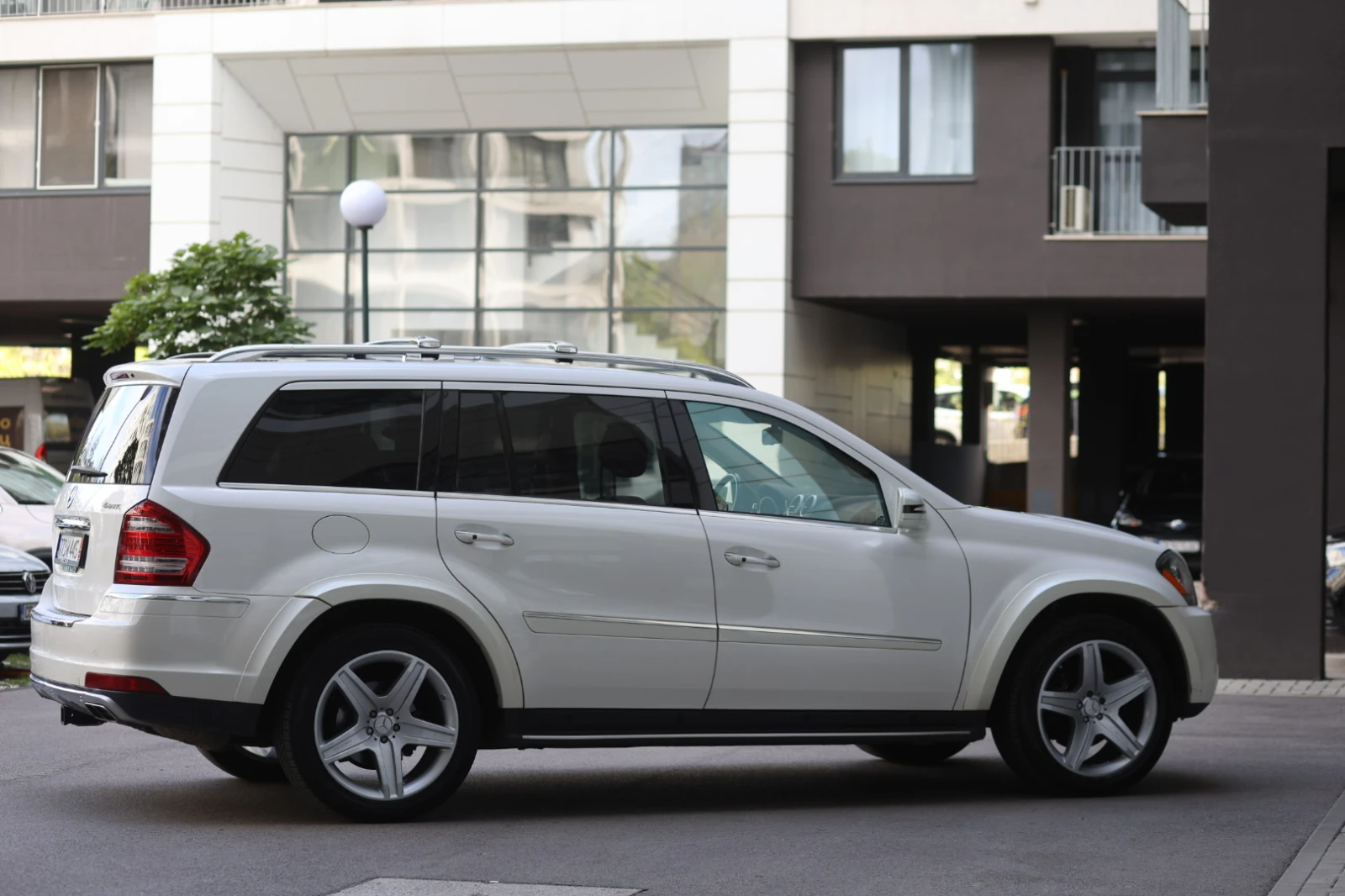 Mercedes-Benz GL 550, снимка 7 - Автомобили и джипове - 55381954