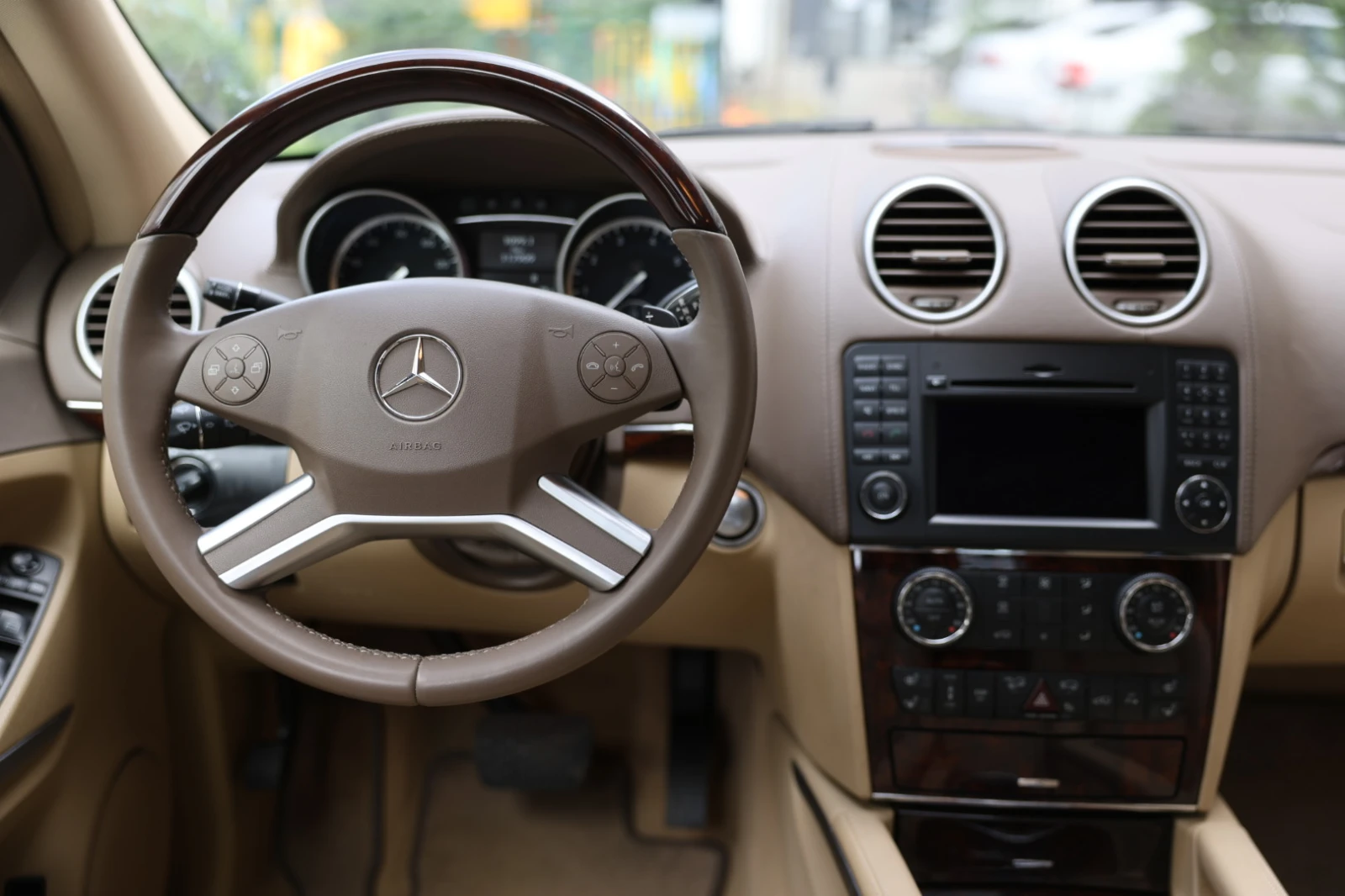 Mercedes-Benz GL 550, снимка 12 - Автомобили и джипове - 55381954