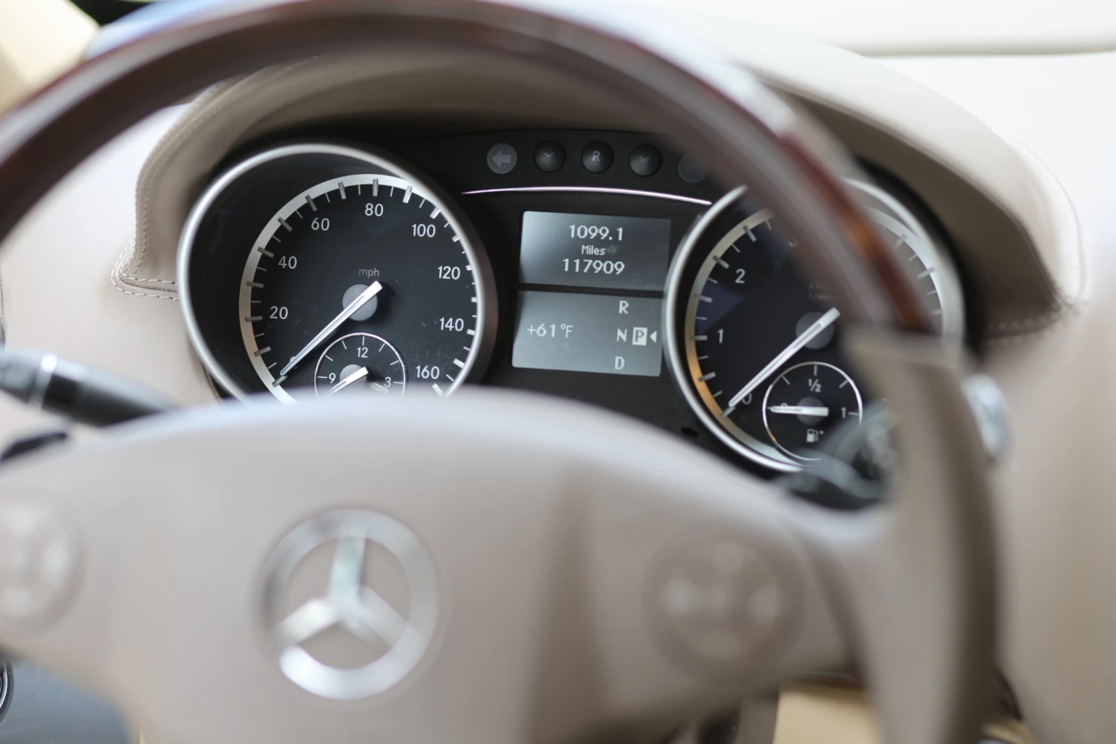 Mercedes-Benz GL 550, снимка 11 - Автомобили и джипове - 55381954