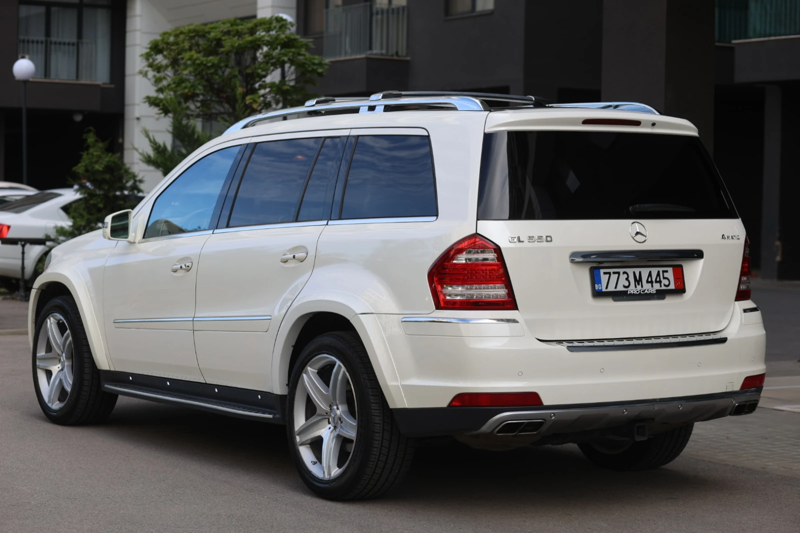 Mercedes-Benz GL 550, снимка 3 - Автомобили и джипове - 55381954